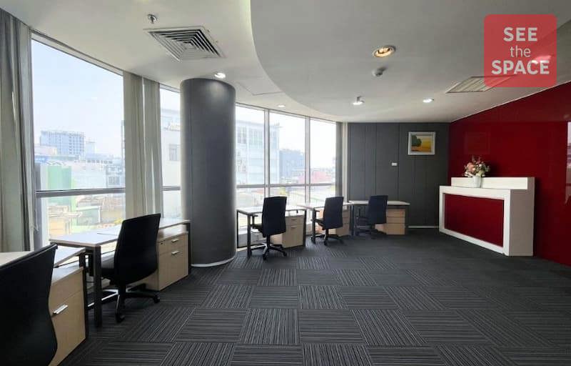 Không gian văn phòng linh hoạt tại Regus Đà Nẵng với tầm nhìn hướng sông Hàn.