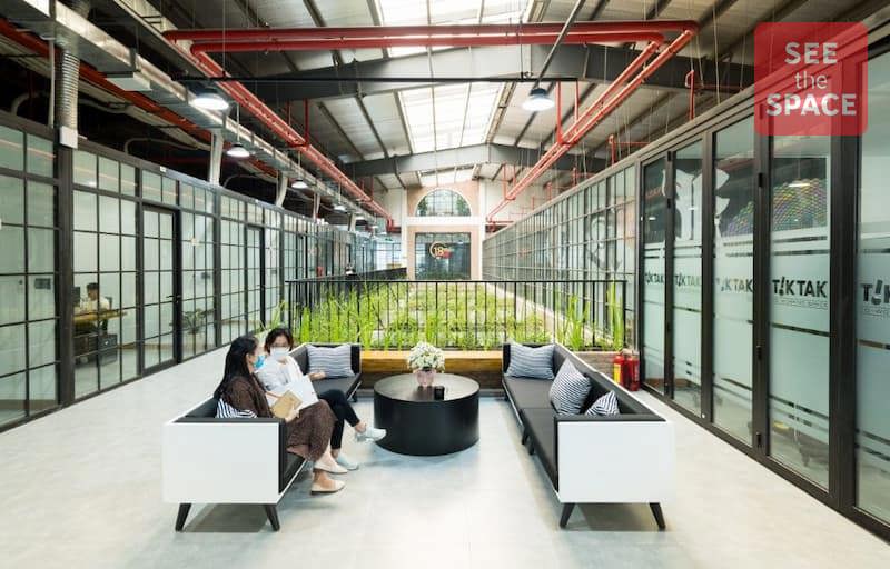  Không gian làm việc chuyên nghiệp tại TikTak Coworking Space trong tòa nhà Diamond Time.