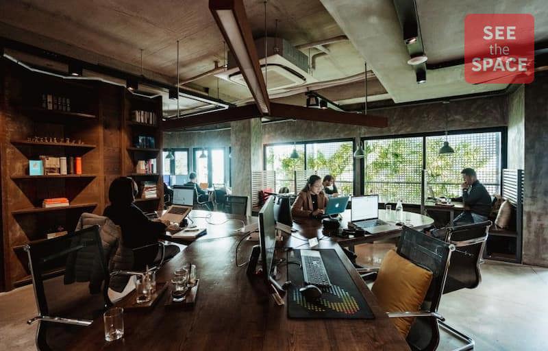 Góc làm việc yên tĩnh tại Beans Workspace kết hợp giữa coworking và cà phê.