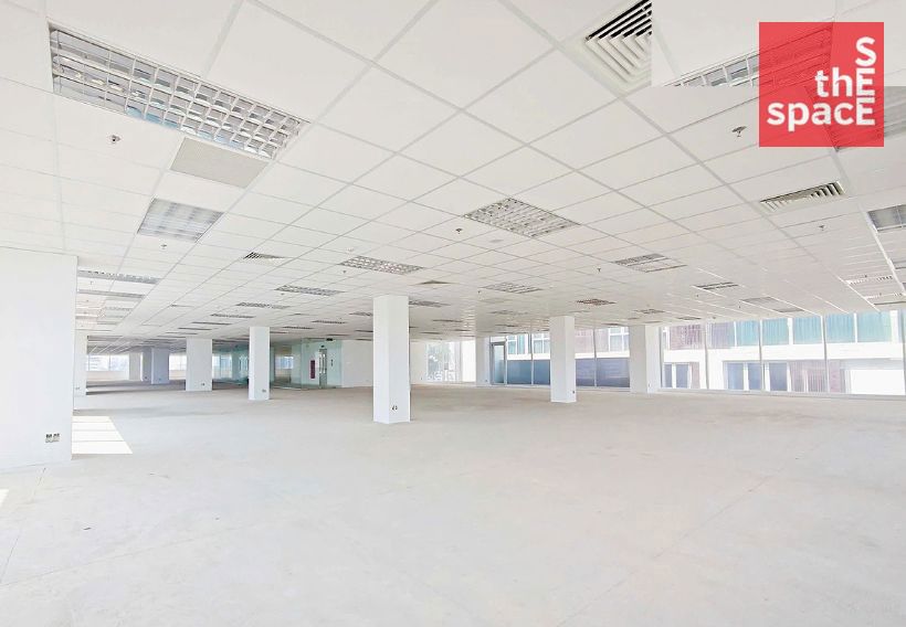 Halo Signature office building in District 3, Ho Chi Minh City – modern glass tower available for lease