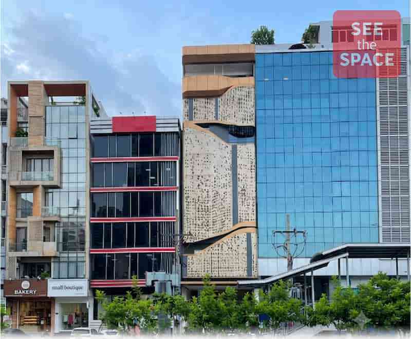 681 Điện Biên Phủ Building