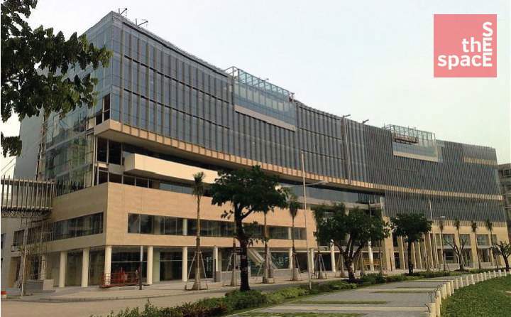 Crescent Plaza