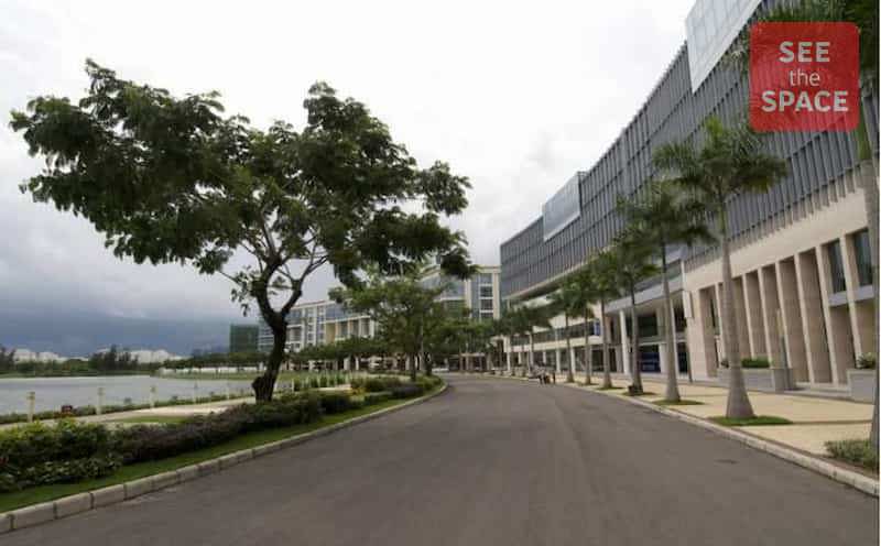 Crescent Plaza