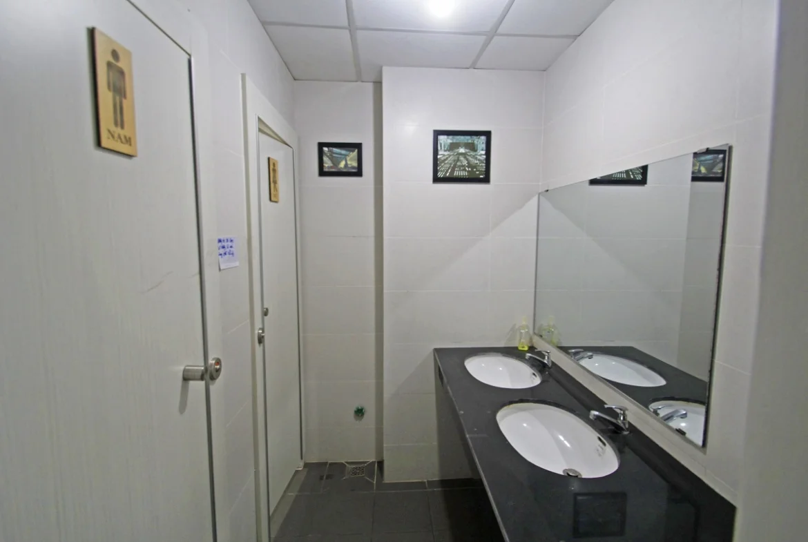 huucanh-office02-1170x785-c6e185cd-449f-40f0-92f5-16942232aec9.webp