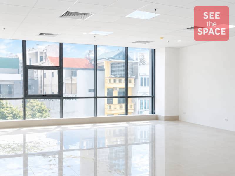 ice-with-reflective-floors-1791811663.jpg
