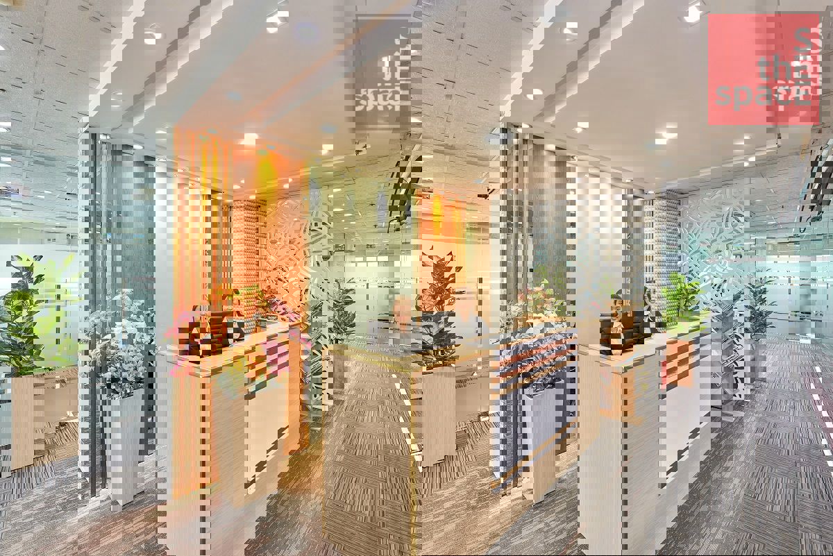  OFFICE168 Queen Building