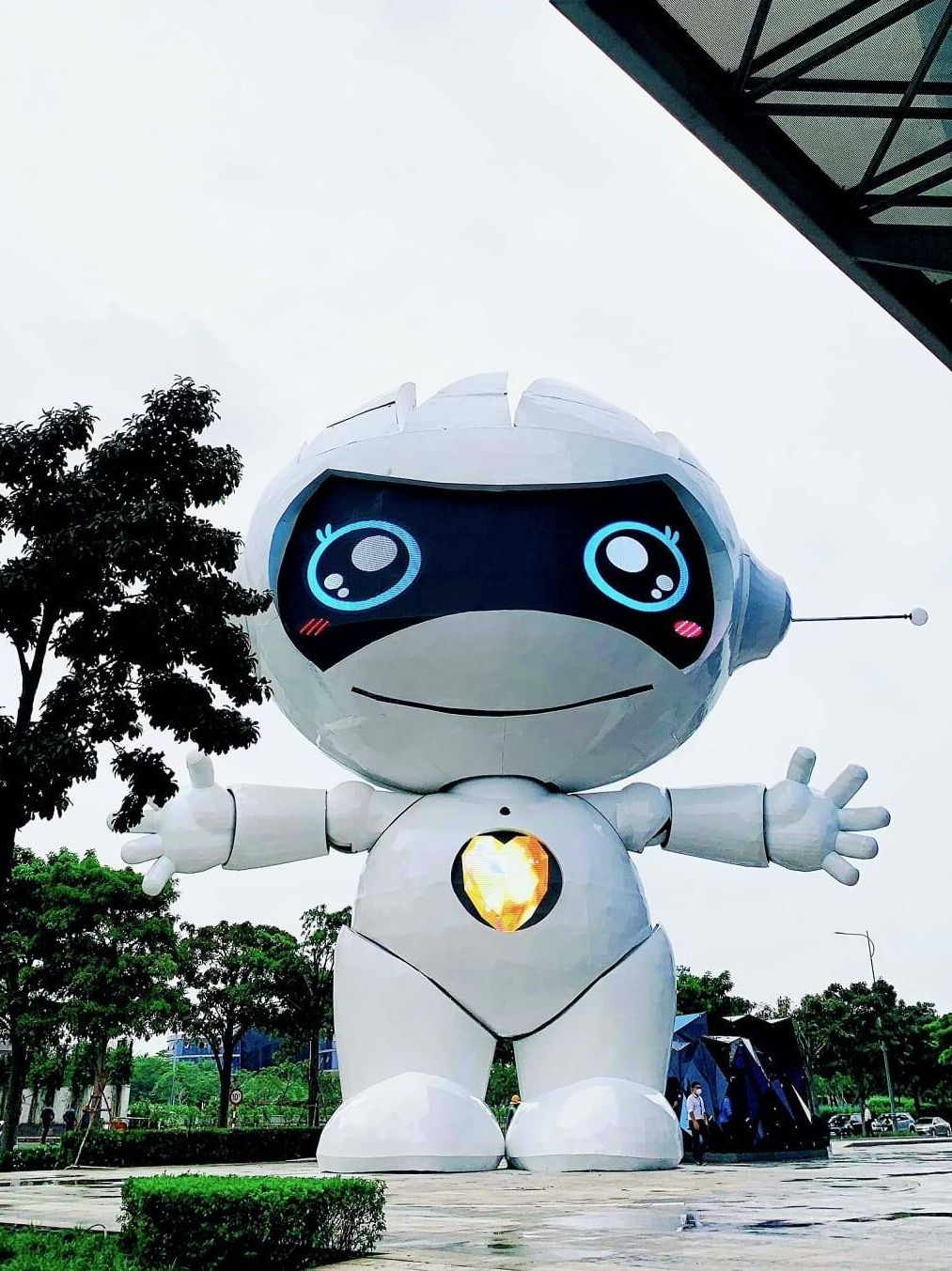 robot-tai-emart-sala-1-1747908680.JPEG